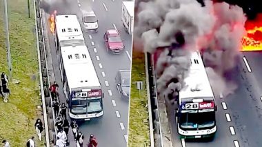 Viral Video- Bus Caught Fire: জ্বলন্ত বাস থেকে প্রাণ হাতে নিয়ে পালাচ্ছেন যাত্রীরা, দেখুন শিউরে ওঠা ভিডিয়ো