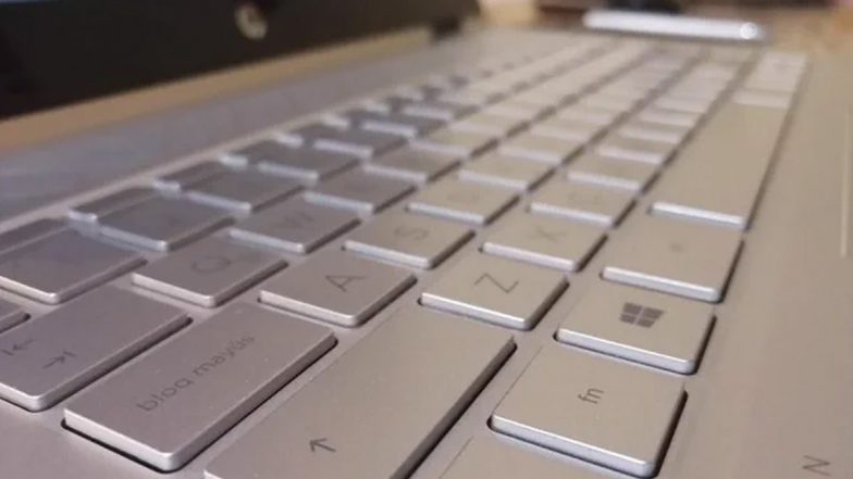 Laptop Import Curbs in India: বিদেশ থেকে ল্যাপটপ-কম্পিউটার আমদানির লাইসেন্স, প্রক্রিয়া মসৃণ করতে বদ্ধপরিকর কেন্দ্র
