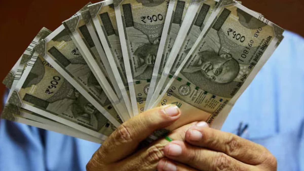 Dearness Allowance: দীপাবলির আগেই কেন্দ্রীয় সরকারি কর্মচারীদের বড় উপহার দিতে চলেছে মোদী সরকার Dearness Allowance: দীপাবলির আগেই কেন্দ্রীয় সরকারি কর্মচারীদের বড় উপহার দিতে চলেছে মোদী সরকার