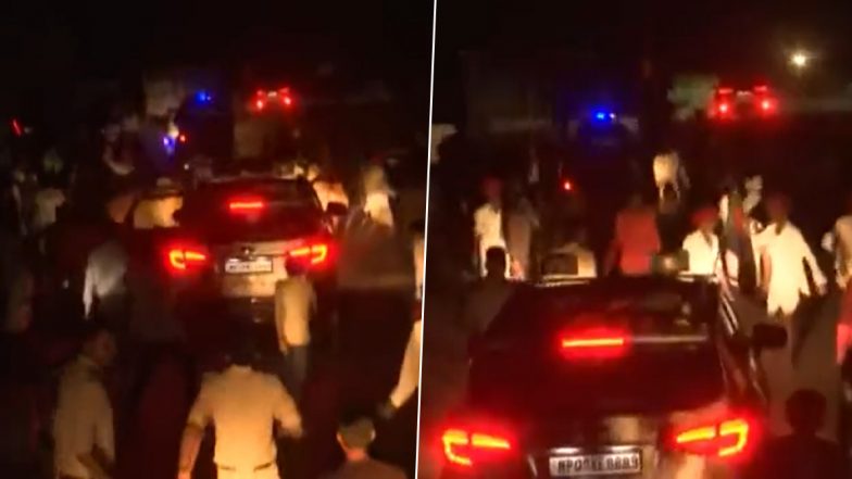 Stone pelted In BJP Rally: চিতা প্রকল্পের জেরে বিজেপির নির্বাচনী মিছিলে পাথর হামলা! ঘটনাস্থলের ভিডিয়ো