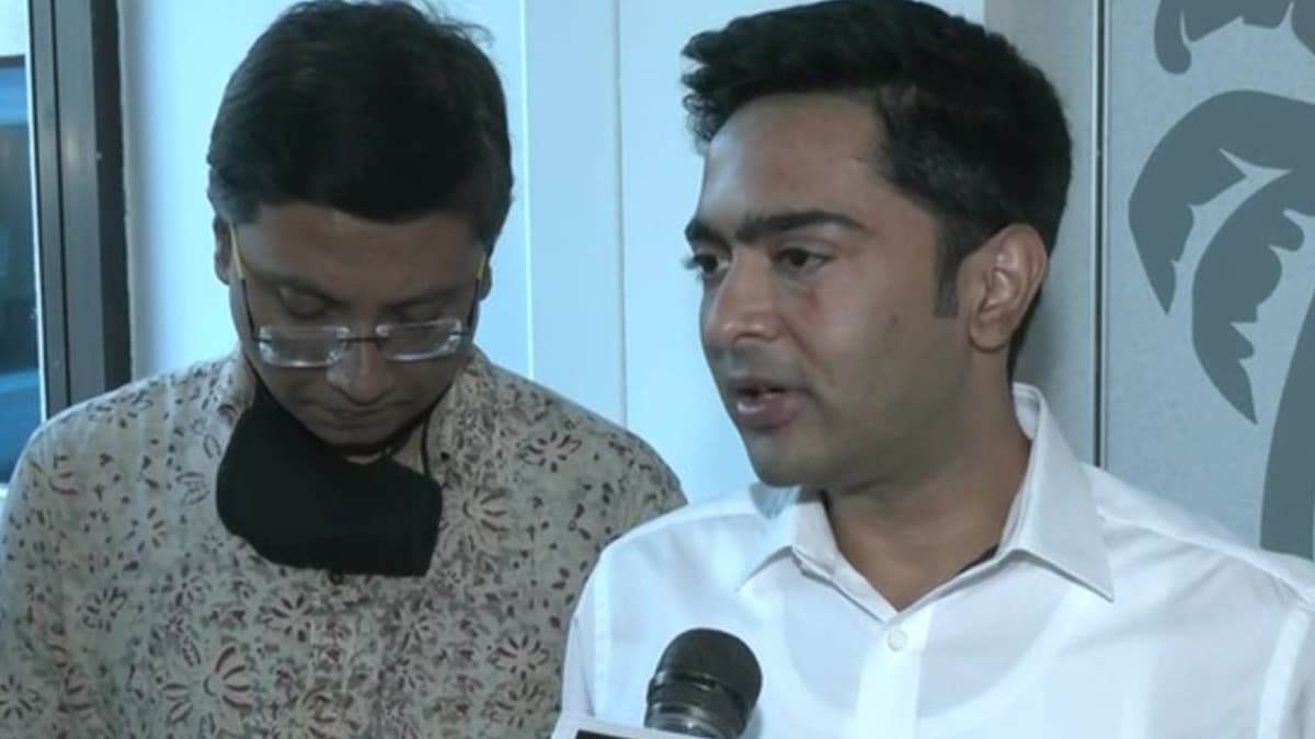 ED Issues Summon To Abhishek Banerjee: শিক্ষক নিয়োগ দুর্নীতি মামলার তদন্তে ৩ অক্টোবর অভিষেককে তলব ইডির ED Issues Summon To Abhishek Banerjee: শিক্ষক নিয়োগ দুর্নীতি মামলার তদন্তে ৩ অক্টোবর অভিষেককে তলব ইডির