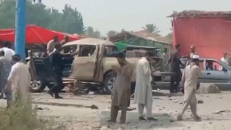 Pakistan-Peshawar Blast Videos: পেশোয়ারের ওয়ারসাক রোডে ফ্রন্টিয়ার কর্পসের কনভয়ে আইইডি বিস্ফোরণ, মৃত দুই আহত ১১ (দেখুন ভিডিও)