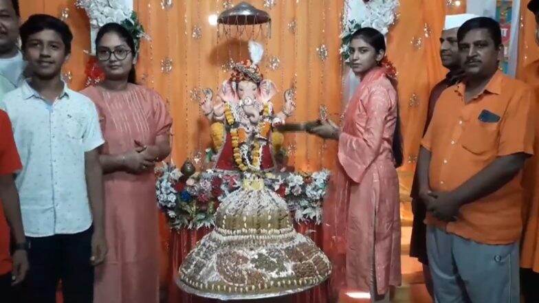 51 Kg Made Modak In Ganesh Chaturthi 2023: গণেশ উৎসবে নজর কাড়ল ৫১ কেজির মোদক, ভাইরাল মোদক দেখে নিন নিজের চোখেই (দেখুন ভিডিও)