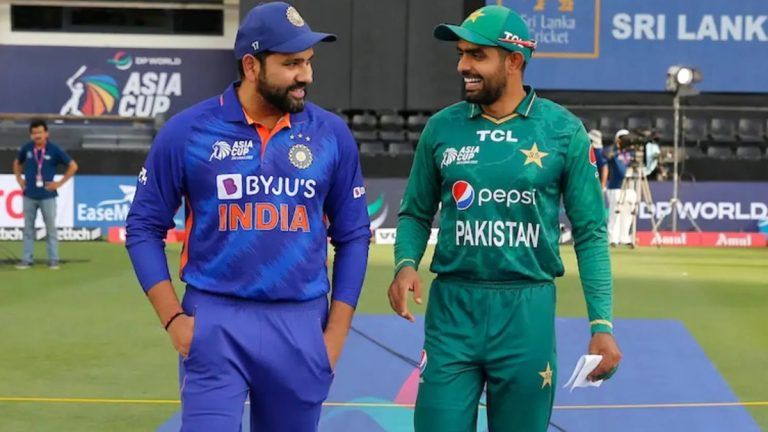 IND vs PAK, Toss Update & Playing XI: ভারত-পাক দ্বৈরথে টসে জিতে ব্যাটিংয়ের সিদ্ধান্ত রোহিতের; জানুন ভারতের একাদশ