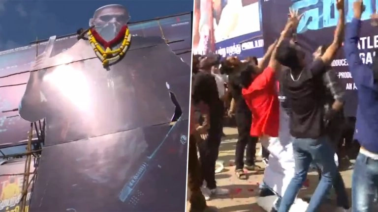 Jawan: চেন্নাইয়ে প্রেক্ষাগৃহের বাইরে শাহরুখ ভক্তদের উন্মাদনা, দুধ আর ফুল দিয়ে স্নান করান হল পোস্টার (দেখুন ভিডিও)