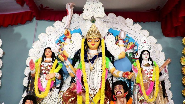 Durga Puja 2023: মুর্শিদাবাদের নবগ্রামে রায়চৌধুরী জমিদার বাড়িতে উমা দশভূজা নন চতুর্ভূজা, কেন এই রীতি পূজোর?