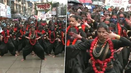 Janmashtami 2023: নিজেকে রক্ষার পণ, জন্মাষ্টমীতে কালী সাজে নাচ মহিলাদের, ভাইরাল ভিডিয়ো