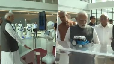 PM Modi Interacting With Robots: রোবটের সঙ্গে পরিচিত হচ্ছেন প্রধানমন্ত্রী মোদী, দেখুন ভিডিয়ো