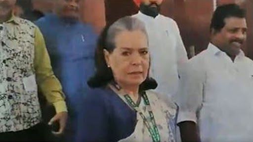 Sonia Gandhi: 'সোনিয়া গান্ধী কলার ধরার চেষ্টা...', ২০১২ সালের পুরনো ঘটনা তুলে এনে অভিযোগ বিজেপি সাংসদের