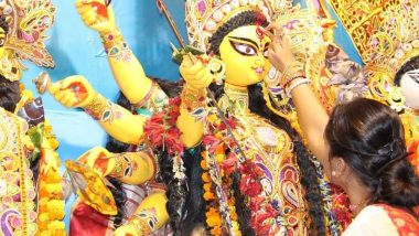 Durga Pujo 2023: দশমীতে নয়, অষ্টমীতে সিঁদুর খেলে সাঁকরাইলের পালবাড়ি! এই আজব রীতি কেন হাওড়ার পালবাড়ির পুজোয়?