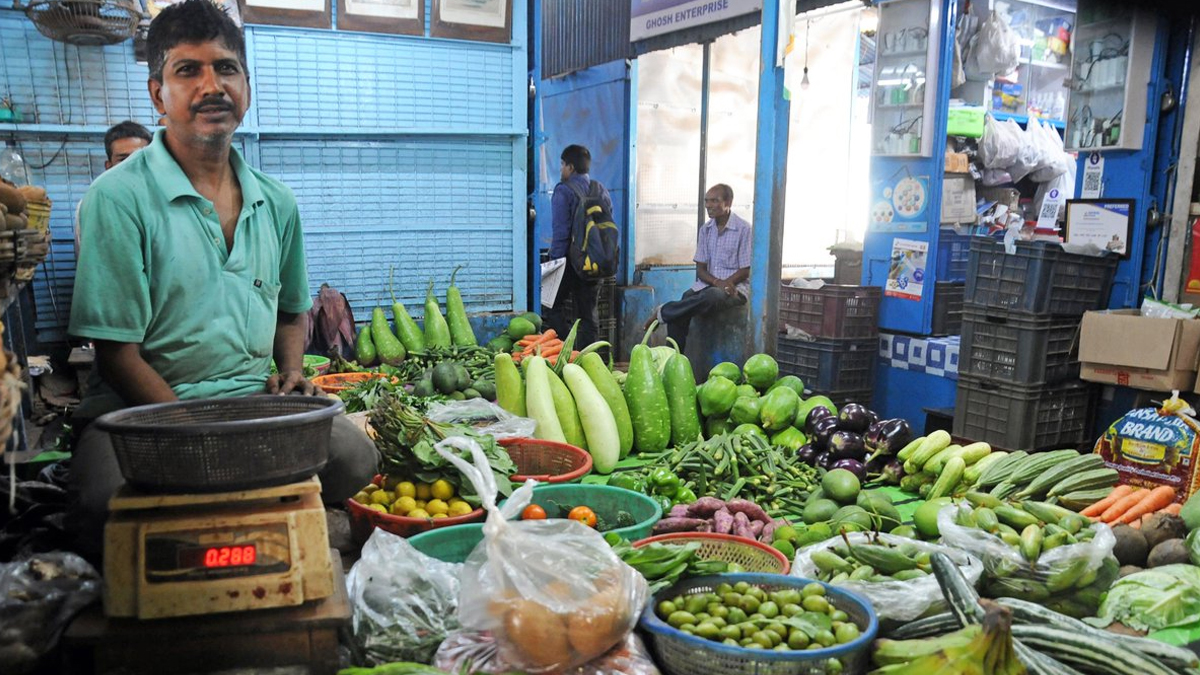 Vegetable Price at Kolkata Market: উৎসবের মরশুমে নাভিশ্বাস মধ্যবিত্তের, কলকাতার বাজারে সবজির আগুন দাম