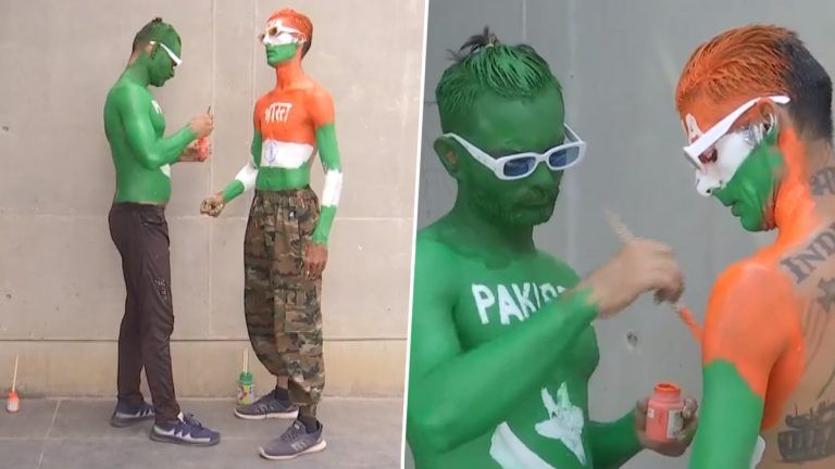 Fans Painted Bodies For Ind Vs Pak: সৌভ্রাতৃত্বের নজির! একে অপরের শরীরে 'শত্রু' দেশের পতাকা আঁকছেন ভারত-পাকিস্তান সমর্থক; Video