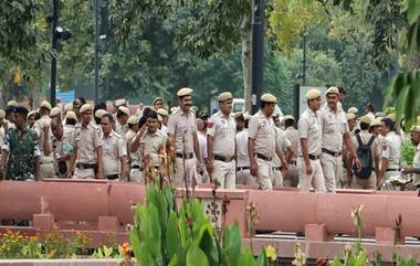 NewsClick: অর্থের বিনিময়ে চিনের প্রচার ভারতীয় সংবাদমাধ্যমে, বিস্ফোরক অভিযোগের ভিত্তিতে সাংবাদিকদের বাড়িতে হানা দিল্লি পুলিশের