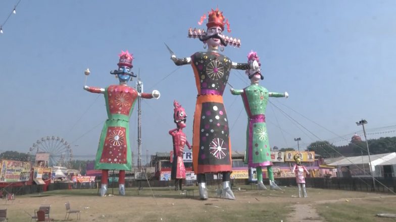 Dussehra 2023: রাবণ, মেঘনাদ সনাতন বিরোধী, দশেরার দহনে তাঁদের কুশপুত্তলিকা দাহ করার প্রস্তুতি লাল কেল্লার মাঠে (দেখুন ভিডিও)