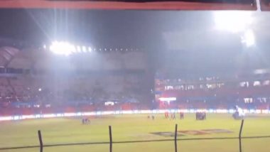 Light Show in Hyderabad Stadium: হায়দরাবাদে পাক ম্য়াচের মাঝে স্টেডিয়ামে RRR-র 'নাচো নাচো'র তালে চলল লাইট শো, দেখুন ভিডিয়ো