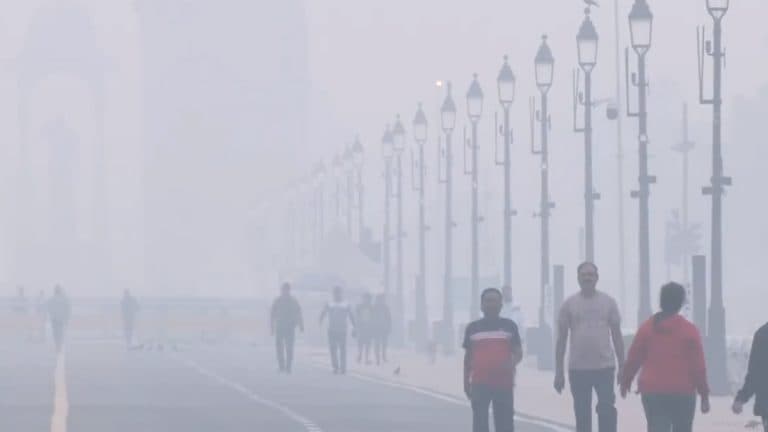 Delhi Air Pollutions: রবিবার সকালে দূষণের মোটা চাদরে মুখ ঢেকেছে দিল্লি, দেখুন ভিডিয়ো