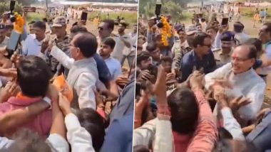 MP CM Breaks Security Ring: নিরাপত্তার বেষ্টনি ভেঙে জনতার মাঝে শিবরাজ সিং চৌহান, মধ্যপ্রদেশের ভোট প্রচারের ভিডিয়ো