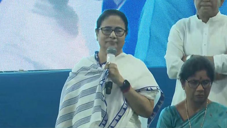 Mamata Banerjee Attacks BJP: 'আমরা কাজ করি, ওরা বিজ্ঞাপন দেয়', জগদ্ধাত্রী পুজোর উদ্বোধনেও বিজেপিকে তোপ মমতার