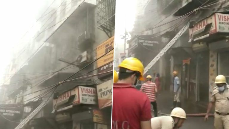 Chandni Chowk: দীপাবলির আগের দিন সকালে কলকাতার চাঁদনী চক মার্কেটের বহুতলে আগুন, চাঞ্চল্য