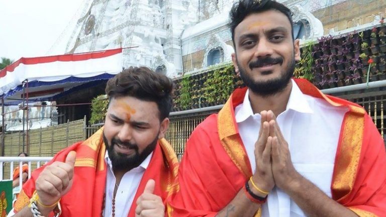 Risabh & Axar at Tirupati: তিরুপতি বালাজী মন্দিরে ঋষভ পন্থ, অক্ষর প্যাটেল; দেখুন ভিডিও এবং ছবি