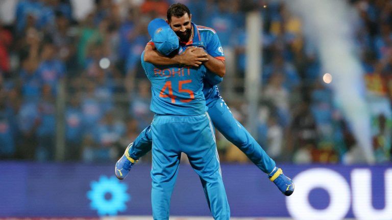 Rohit Sharma Lifting Shami Video: দেখুন, ফাইনালে উঠতেই জয়ের সারথি শামিকে কোলে তুলে নিলেন রোহিত