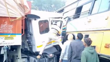 UP Road Accident Video: উত্তরপ্রদেশের বরেলিতে ট্রাক ও ইউপি রোডওয়েজের বাসের সংঘর্ষ,  আহত বহু মানুষ (দেখুন ছবি)
