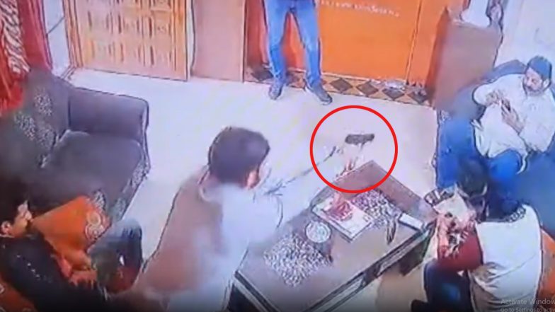 Sukhdev Singh Gogamedi Murder Disturbing Video: বাড়িতে আততায়ীর গুলিতে নৃশংস মৃত্যু করনি সেনা প্রধান সুখদেব সিংয়ের, ভাইরাল খুনের সিসিটিভি ফুটেজ