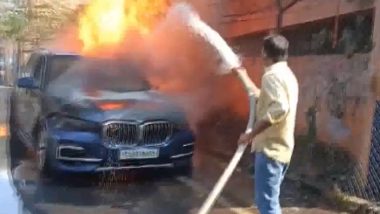 Hyderabad Car Fire: বাড়ির নীচে দাঁড়িয়ে থাকা গাড়িতে আচমকা আগুন, দেখুন ভিডিয়ো