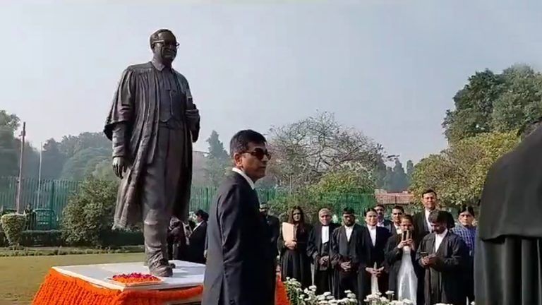 Delhi : বি আর আম্বেদকরের মৃত্যুতে শ্রদ্ধাজ্ঞাপন সুপ্রিম কোর্টের প্রধান বিচারপতির