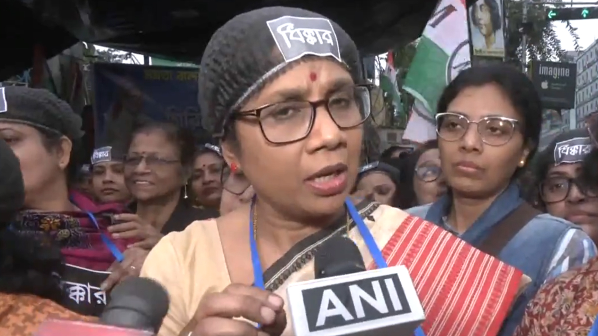 TMC Mahila Morcha Protest In Kolkata: কেন্দ্রীয় মন্ত্রী গিরিরাজ সিংয়ের বিতর্কিত মন্তব্যের বিরুদ্ধে প্রতিবাদ তৃণমূল মহিলা মোর্চার, কলকাতার ভিডিয়ো