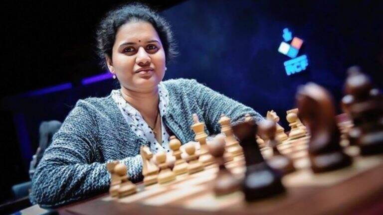 World ‍ Rapid Chess Championship 2023: সময়ের ভুলে বিশ্ব র‌্যাপিড চেস চ্যাম্পিয়নশিপ হারলেন কোনেরু হাম্পি, জিতে হতবাক রাশিয়ার আনাস্তাসিয়া বোদনারুক (দেখুন ভিডিও)