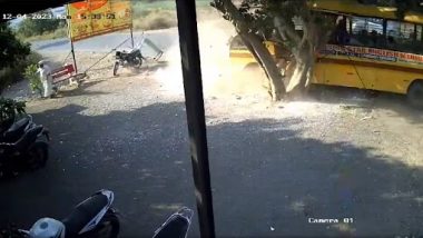 Pune- School Bus Accident Video: নিয়ন্ত্রণ হারিয়ে গাছে সজোরে ধাক্কা স্কুল বাসের, দেখুন শিউরে ওঠা ভিডিয়ো