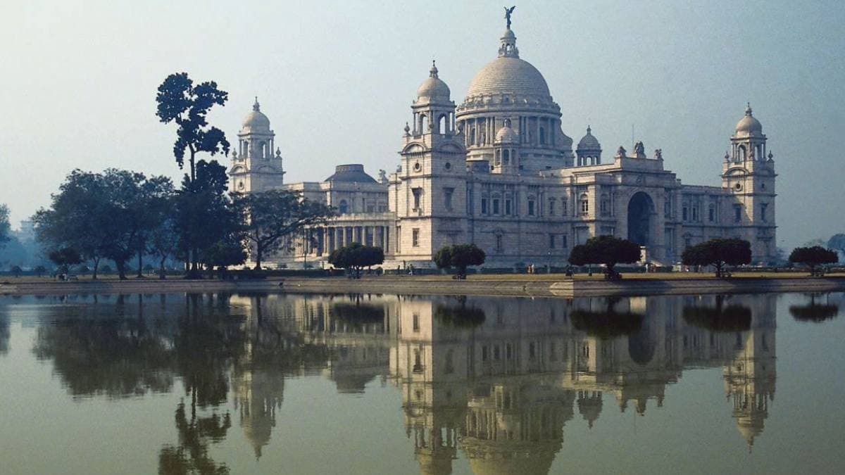 Kolkata Rains: সারাদিন ভ্যাপসা গরমের পর সন্ধ্যায় নামল বৃষ্টি, কালও হবে কি!