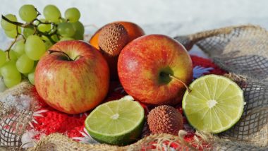 Winter Fruits: মৌসুমি রোগ থেকে দূরে থাকতে খাদ্য তালিকায় রাখুন এই ফলগুলি