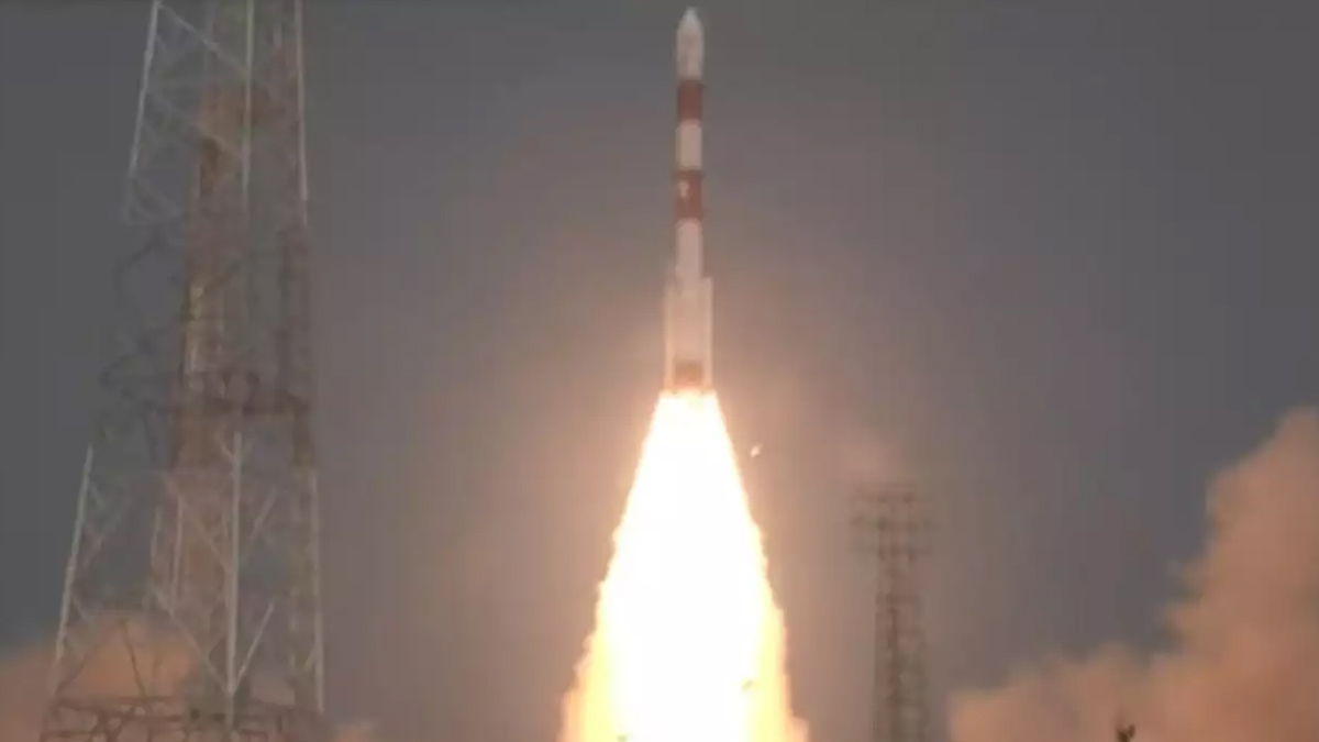 ISRO: ১০১তম মিশনে ব্যর্থ ইসরো, উৎক্ষেপণের পর বন্ধ রকেট