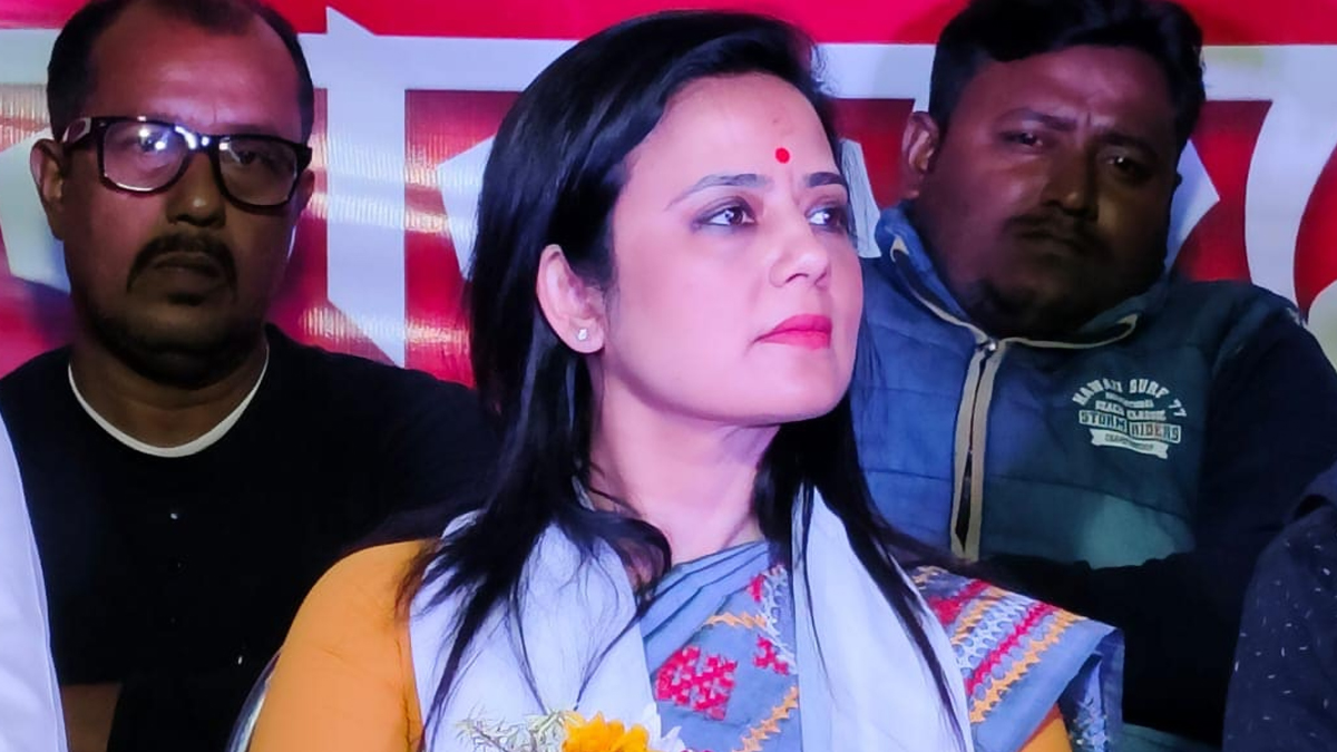 Mahua Moitra: সংগঠন মর্জিমাফিক চালাচ্ছেন, মহুয়াকে নিয়ে মমতার কাছে নালিশ ৬ বিধায়কের