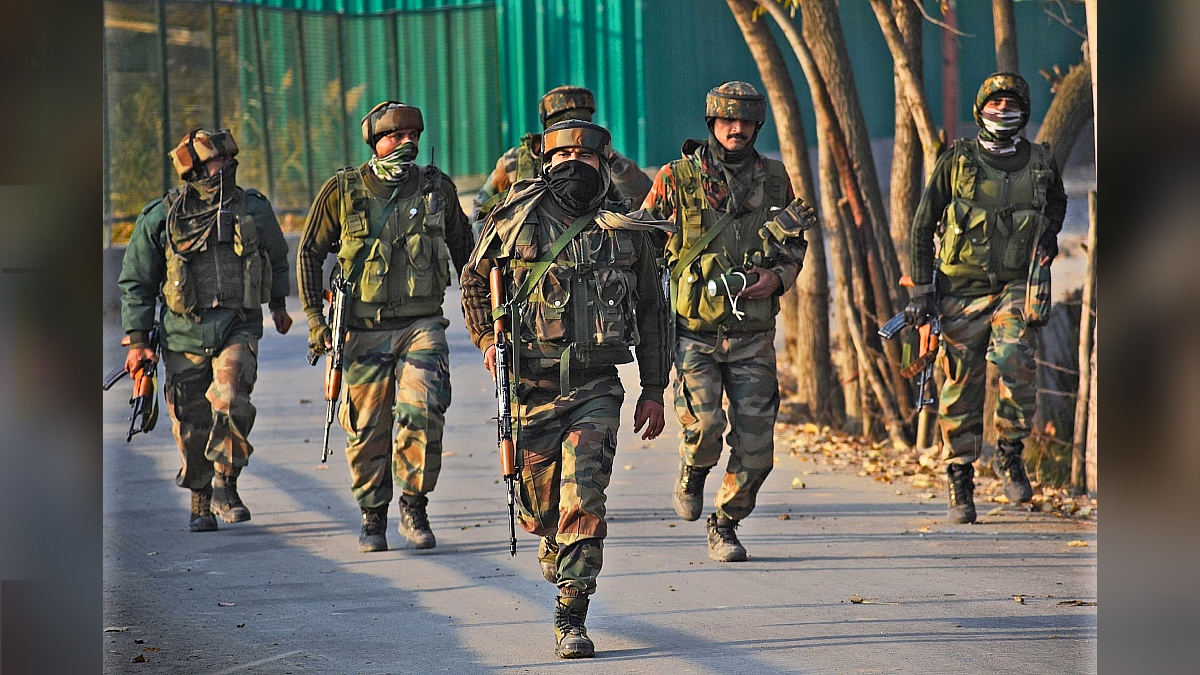 India-Pakistan Tension: দেশকে আগলে রাখছে সেনা, পাকিস্তানের ড্রোন, মিসাইল ধ্বংস এয়ার ডিফেন্স সিস্টেমের, সুরক্ষিত পাঠানকোট, উধমপুরের সেনা ছাউনি