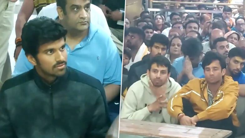 Team India Players Attend 'Bhasma Aarti': সিরিজ পকেটে পুরে মহাকালের মন্দিরে ভারতীয় খেলোয়াড়রা, দেখলেন ভস্ম আরতিও (দেখুন ভিডিও)