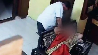 Andhra Pradesh Shocker: সোনার চেন ছিনতাই করতে বৃদ্ধ মহিলাকে হত্যার চেষ্টা টেকনিশিয়ানের, দেখুন সিসিটিভি ফুটেজ