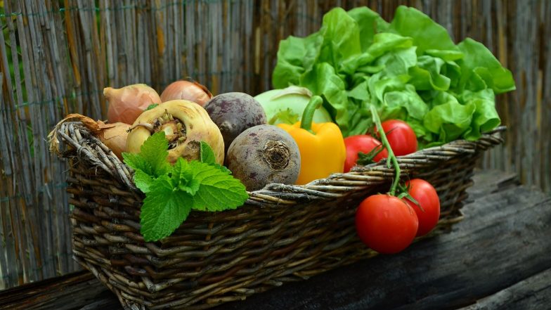 Vegetables: পুষ্টিগুণে ভরপুর এই সবজিগুলো শীতকালে পাতে রাখছেন তো? দেখুন