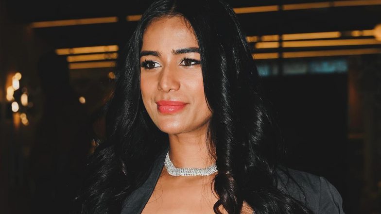 Poonam Pandey is Alive: বেঁচে আছেন পুনম পান্ডে, সোশ্যাল মিডিয়ায় হাজির সমহিমায়