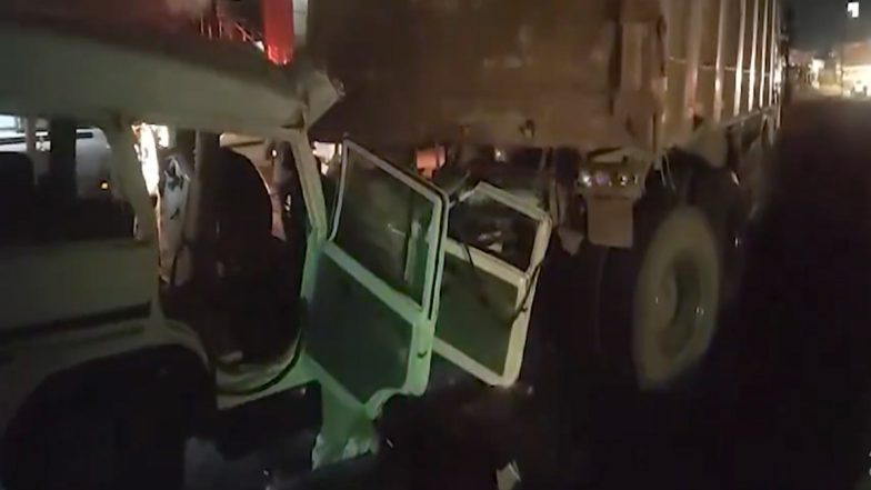 Ahmedabad Accident: সজোরে ট্রাকে গিয়ে ধাক্কা গাড়ির, মৃত ৫ যাত্রী