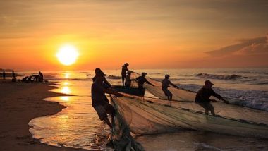 21 Indian Fishermen Detained By Sri Lanka:  অবৈধ মাছ ধরার অভিযোগে ২১ ভারতীয় জেলেকে গ্রেফতার করল শ্রীলঙ্কার নৌবাহিনী, ঘটনায় বিক্ষোভ রামেশ্বরমে (দেখুন পোস্ট)