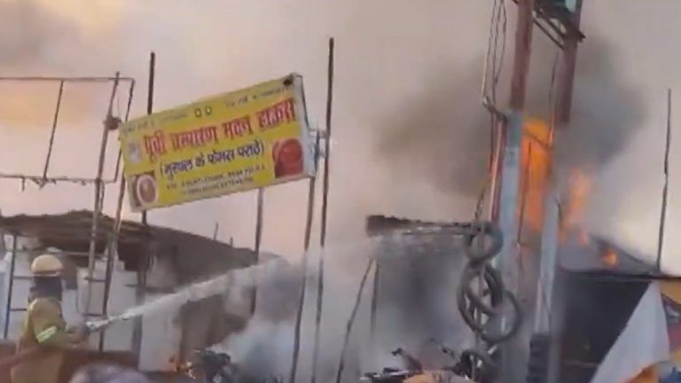 Fire breaks out in Greater Noida: বাজারে ভয়াবহ অগ্নিকাণ্ড! পুড়ে ছাঁই একাধিক দোকান