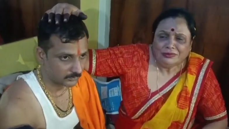 Unique Love: কলিযুগের শ্রাবণ কুমার, নিজের শরীরের চামড়া কেটে মায়ের জন্য চপ্পল তৈরি করেলেন যুবক