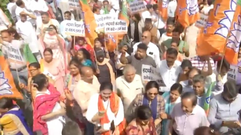 Delhi: ইডি হেফাজতে থেকেই মুখ্যমন্ত্রীত্ব, অরবিন্দ কেজরিওয়ালের ইস্তফার দাবিতে পথে বিজেপি কর্মীরা