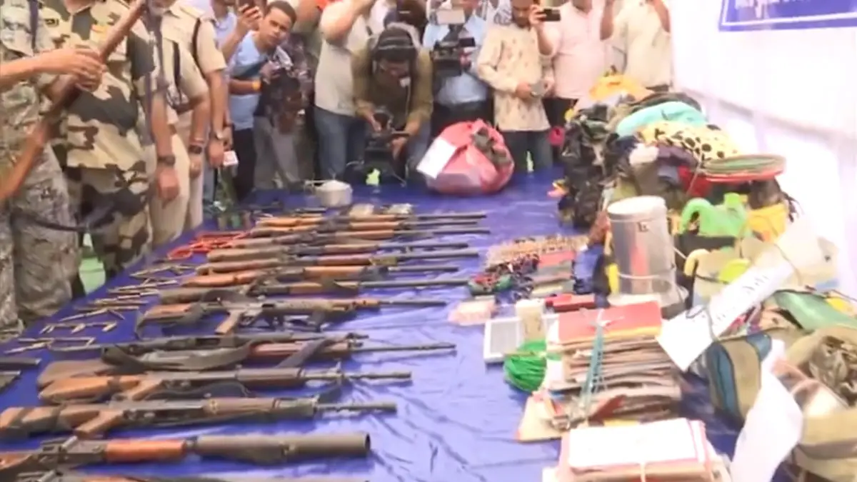 Anit-Naxal operation in Chhattisgarh: ছত্তিশগড়ে নকশাল এলাকায় চলছে তল্লাশি অভিযান! উদ্ধার বিপুল পরিমাণের অস্ত্র