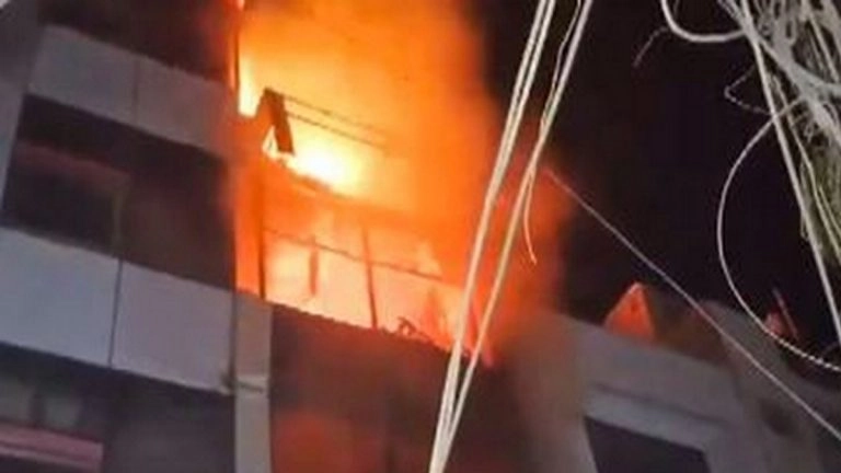 Fire Breaks Out: দিল্লির গান্ধী নগরে চারতলা মার্কেটে ভয়াবহ আগুন
