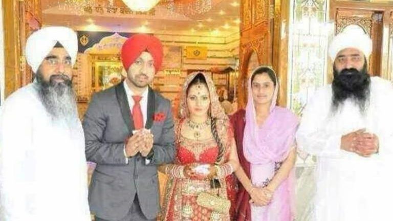 Diljit Dosanjh is Married: স্ত্রী-সন্তান থাকে আমেরিকায়, দিলজিৎ দোসাঞ্জকে নিয়ে চাঞ্চল্যকর তথ্য ফাঁস করলেন ঘনিষ্ঠ বন্ধু