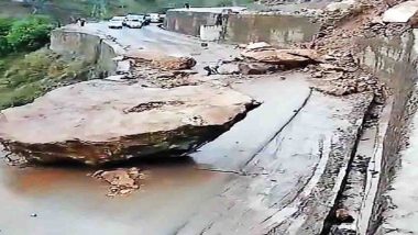 Jammu and Kashmir Landslide: ভূমিধসে ভূস্বর্গ এখন ধ্বংসপুরী, ঘরবাড়ি খুইয়ে বিপন্ন জীবন নিয়ে ৫০০-র বেশি স্থানীয়ের ঠাঁই ত্রাণ শিবির